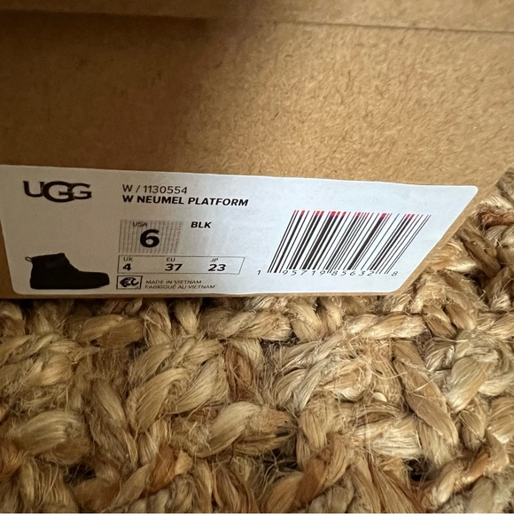 NWT UGG Neumel Platform Strap Chukka Boot Black Various Sizes - Picture 14 of 16